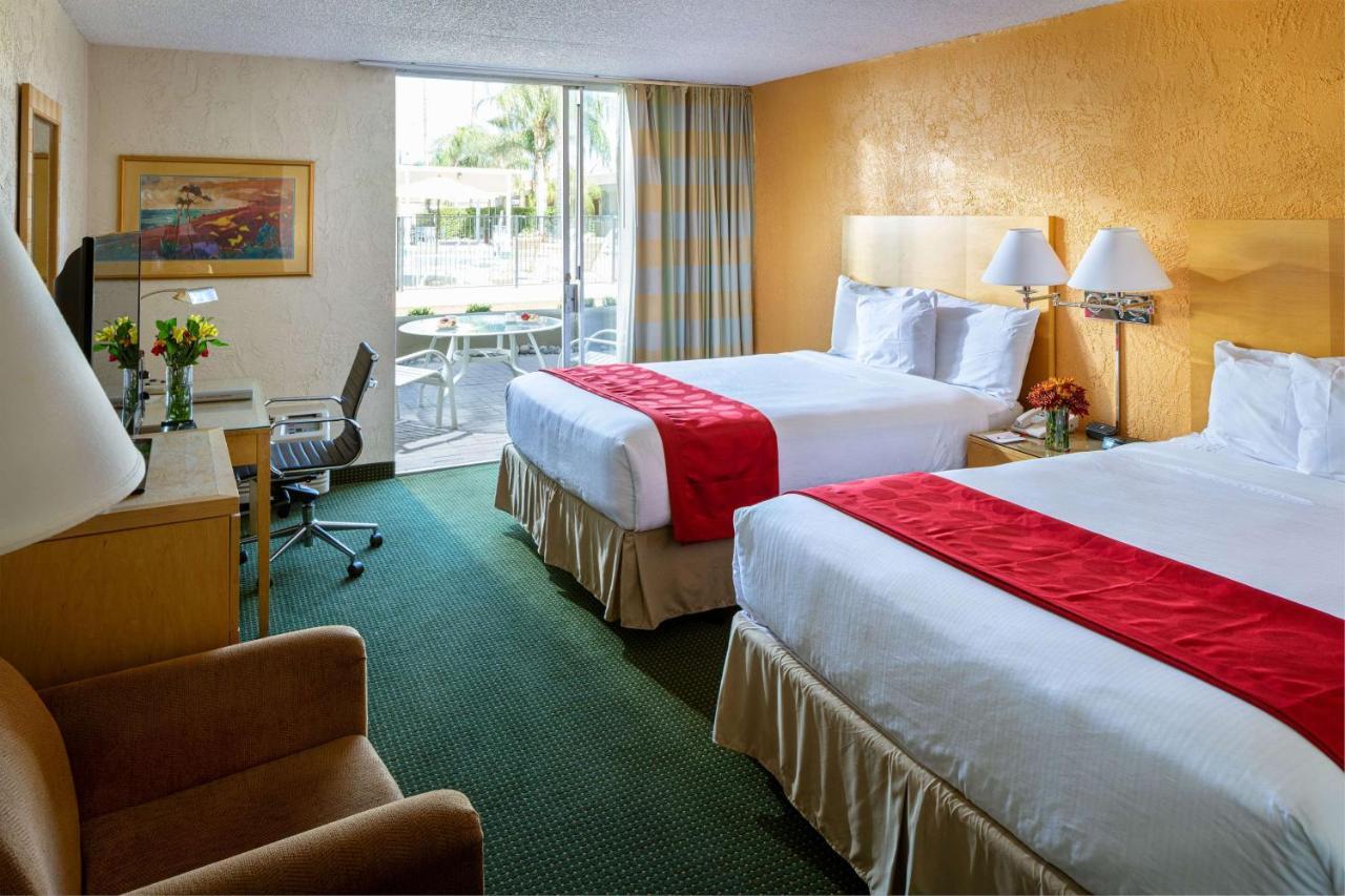 Ramada By Wyndham Tucson Hotel Exterior photo